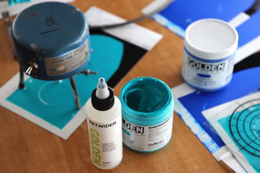 A Slow-Drying Additive for Acrylic Painting